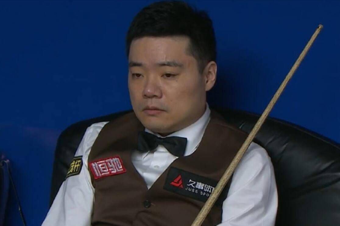 他掀开裙子舌头进去69式
